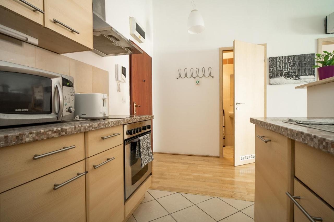 Central Apartment At Gozsdu Court, 60 Sqm, 2 Rooms With 2 Ac, Elevators, Kitchen Budapest Ngoại thất bức ảnh