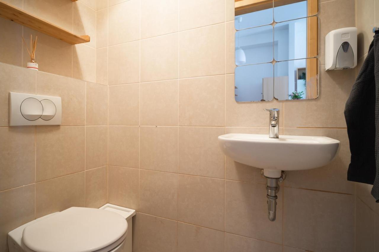 Central Apartment At Gozsdu Court, 60 Sqm, 2 Rooms With 2 Ac, Elevators, Kitchen Budapest Ngoại thất bức ảnh
