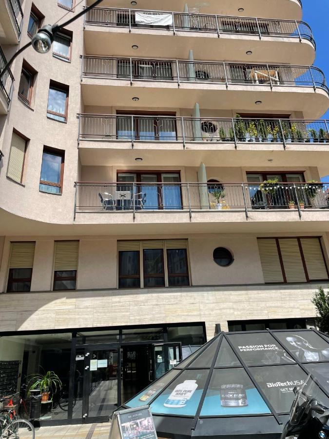 Central Apartment At Gozsdu Court, 60 Sqm, 2 Rooms With 2 Ac, Elevators, Kitchen Budapest Ngoại thất bức ảnh