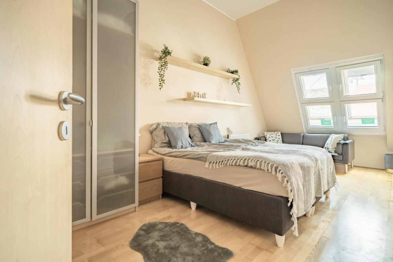 Central Apartment At Gozsdu Court, 60 Sqm, 2 Rooms With 2 Ac, Elevators, Kitchen Budapest Ngoại thất bức ảnh