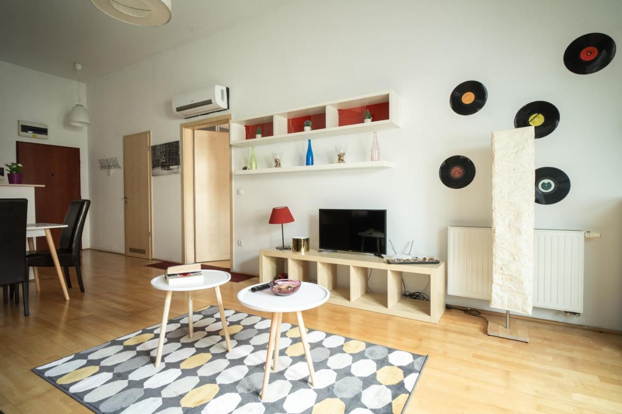 Central Apartment At Gozsdu Court, 60 Sqm, 2 Rooms With 2 Ac, Elevators, Kitchen Budapest Ngoại thất bức ảnh