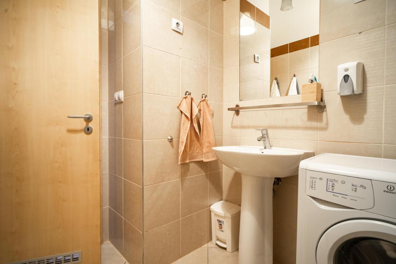 Central Apartment At Gozsdu Court, 60 Sqm, 2 Rooms With 2 Ac, Elevators, Kitchen Budapest Ngoại thất bức ảnh